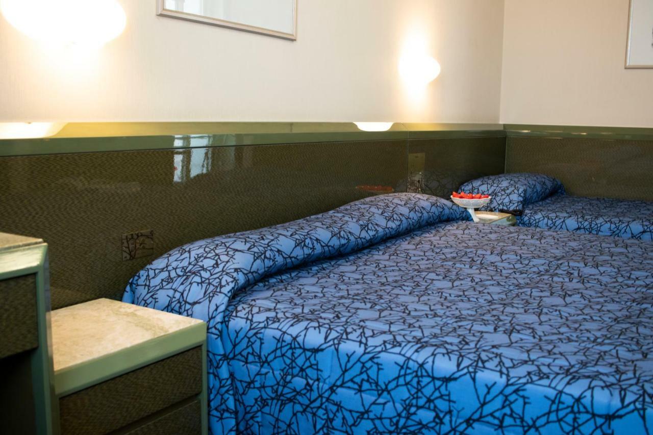 פרמו Hotel Royal מראה חיצוני תמונה